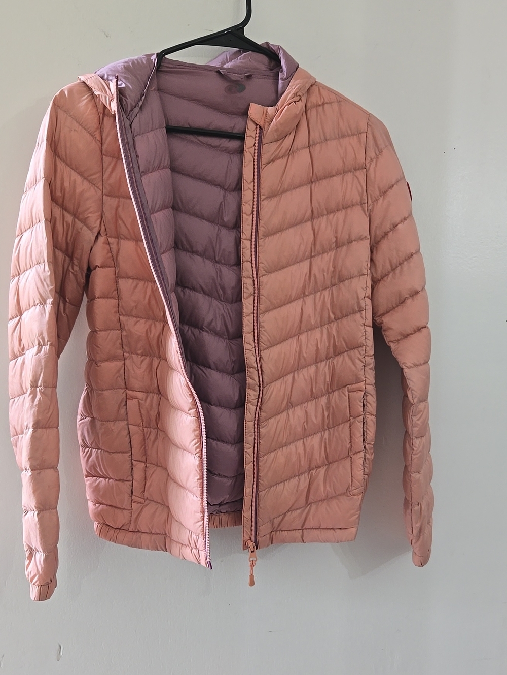 Lightweight Pink Packable Puffer Jacket with Hood